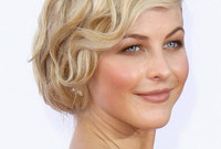 Julianne-hough-vintage-hair-and-makeup-side